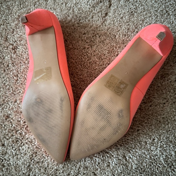 Neon orange heels - Picture 3 of 3